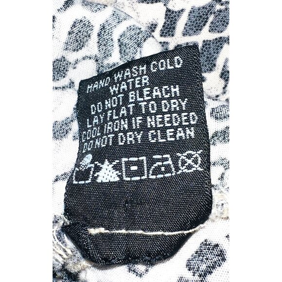 Velvet Heart Womens Snake Print Button-Up Blouse L 100% Rayon Long-Sleeve Collar - Picture 6 of 6